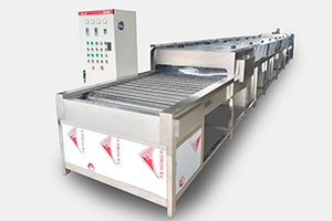 Ultrasonic spray cleaning and drying trunk line